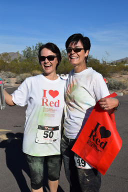 Smiling runners at Red Mountain
