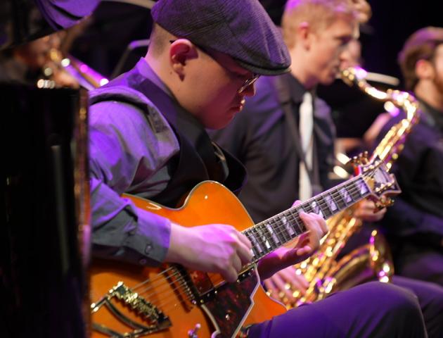 Guitar performance 
