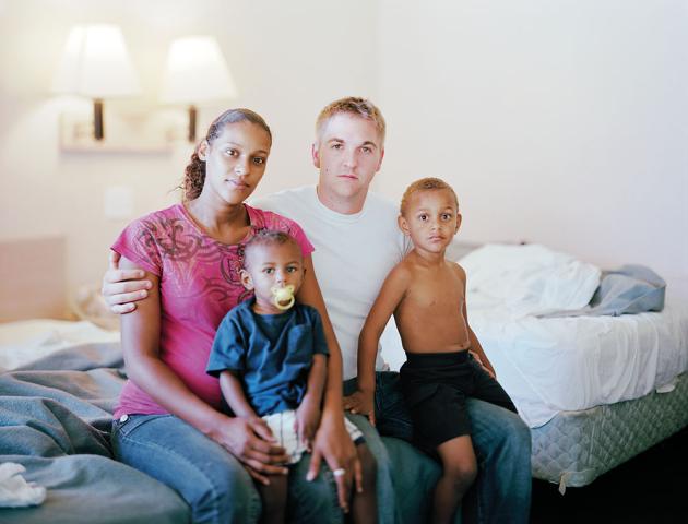 Photo from the exhibition © Richard Renaldi / Courtesy of Aperture