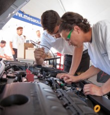 Students diagnose car problems at 2016 High School Auto Challenge