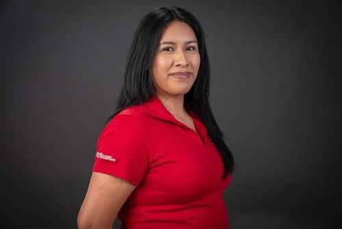 Headshot of Brenda de los Santos.