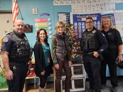 Priscilla Gutierrez with Mesa District 4 Councilmember Jenn Duff at “Coffee with a Cop” event.