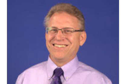 Networking instructor receives leadership award