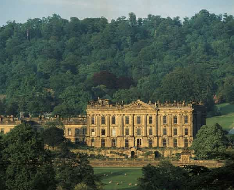 Golden hour photo of Chatsworth Castle