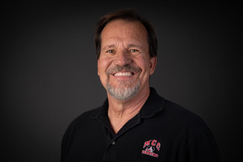 Headshot of Curtis Casey.